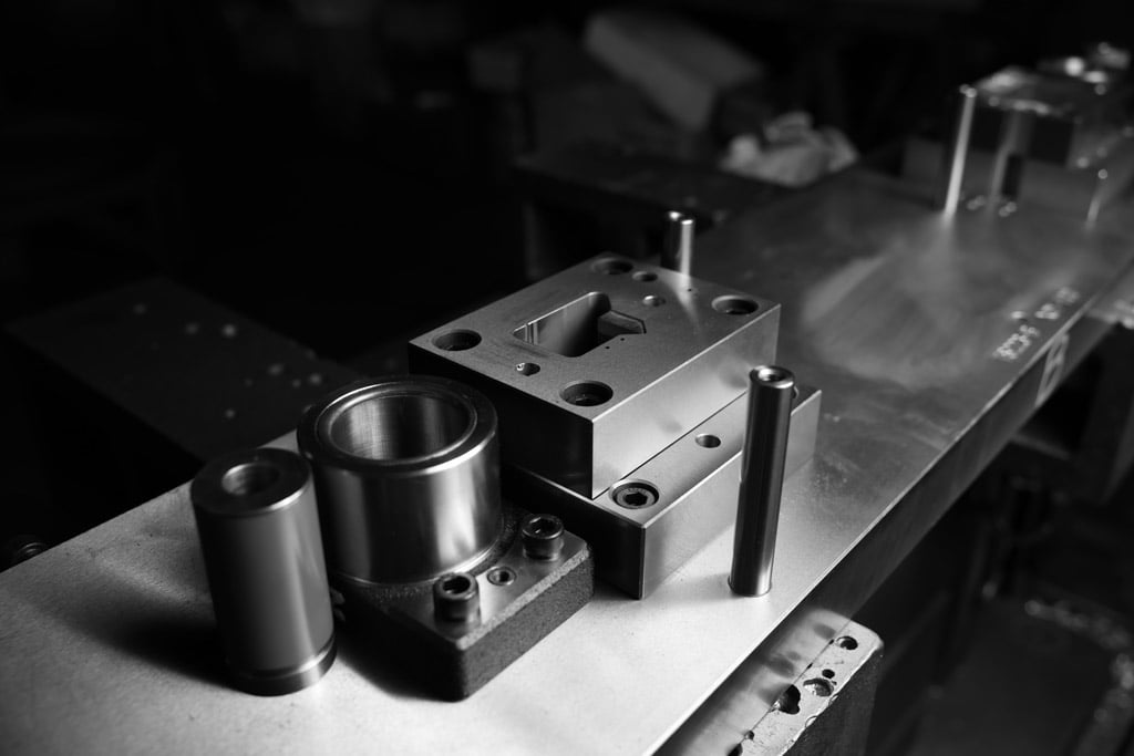 Sheet metal stamping tool tie for automotive precision parts