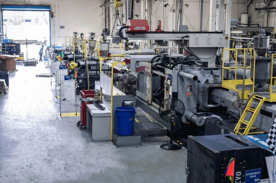 A shop for low volume plastic injection molding service A shop for low volume plastic injection molding service